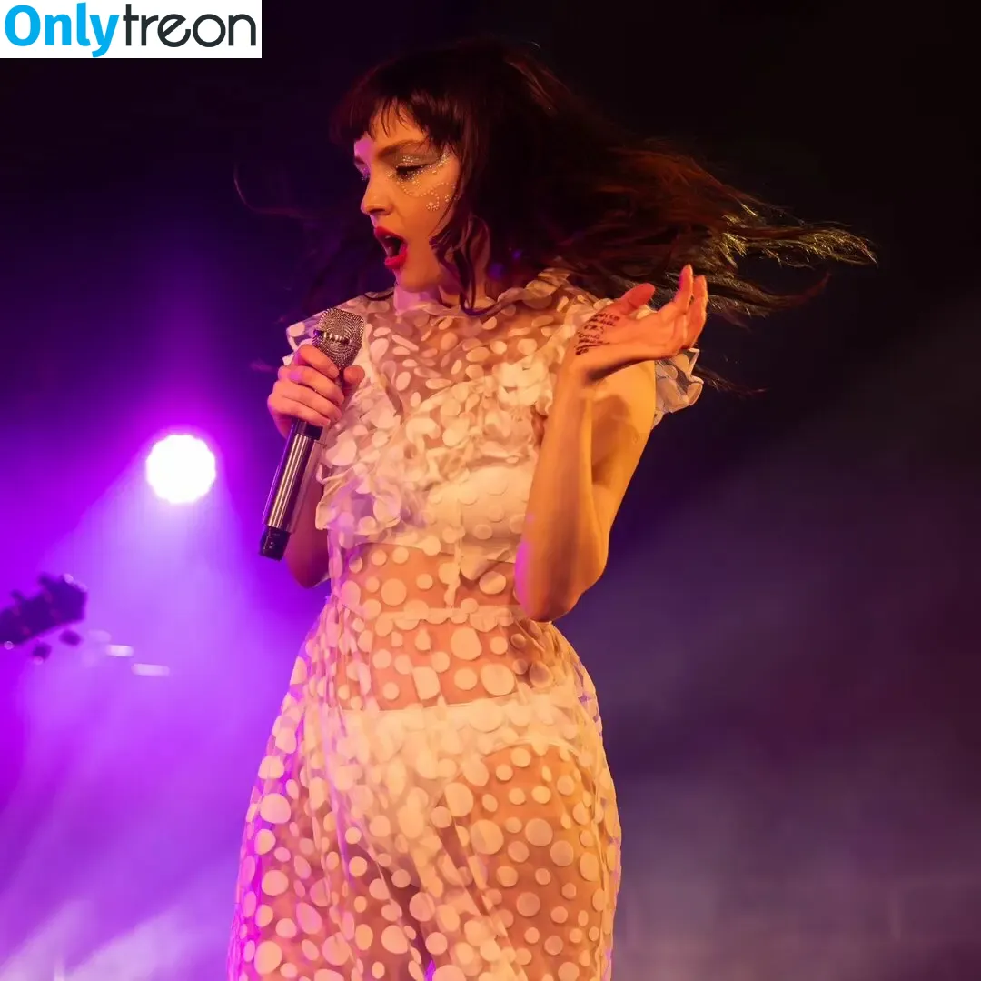 Lauren Mayberry nude photo #0965 (laurenevemayberry)
