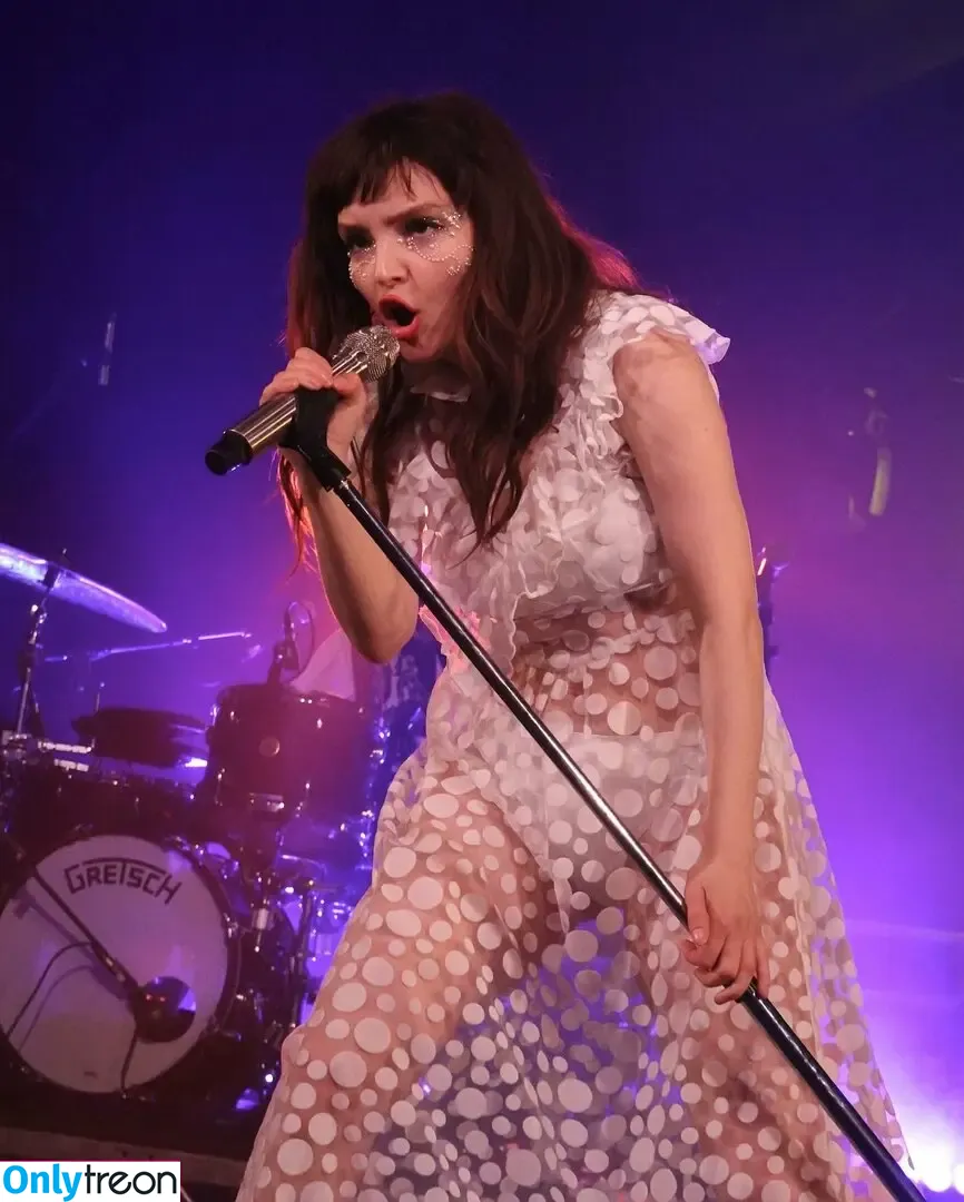 Lauren Mayberry nude photo #0969 (laurenevemayberry)