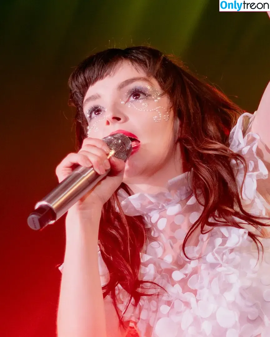 Lauren Mayberry nude photo #0992 (laurenevemayberry)