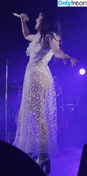 Lauren Mayberry / laurenevemayberry nude photo #1001