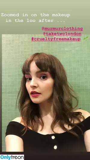 Lauren Mayberry / laurenevemayberry nude photo #1005