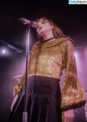 Lauren Mayberry / laurenevemayberry nude photo #1015