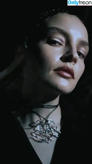 Lauren Mayberry / laurenevemayberry nude photo #1019