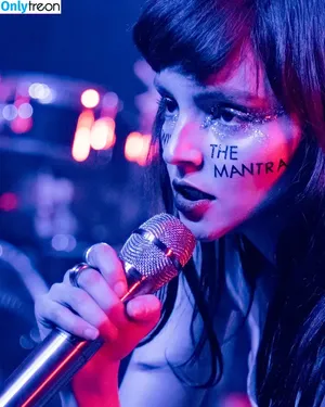 Lauren Mayberry / laurenevemayberry nude photo #1021