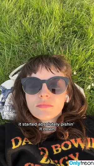 Lauren Mayberry / laurenevemayberry nude photo #1025