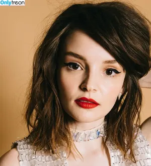 Lauren Mayberry / laurenevemayberry nude photo #1035