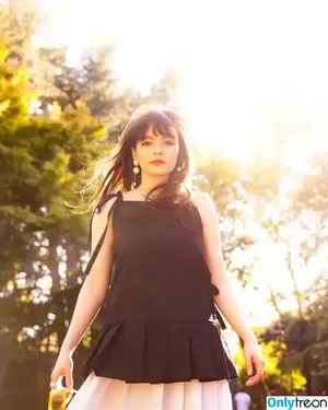 Lauren Mayberry / laurenevemayberry nude photo #1104