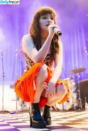 Lauren Mayberry / laurenevemayberry nude photo #1113
