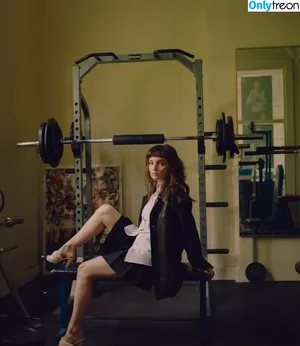 Lauren Mayberry / laurenevemayberry nude photo #1167