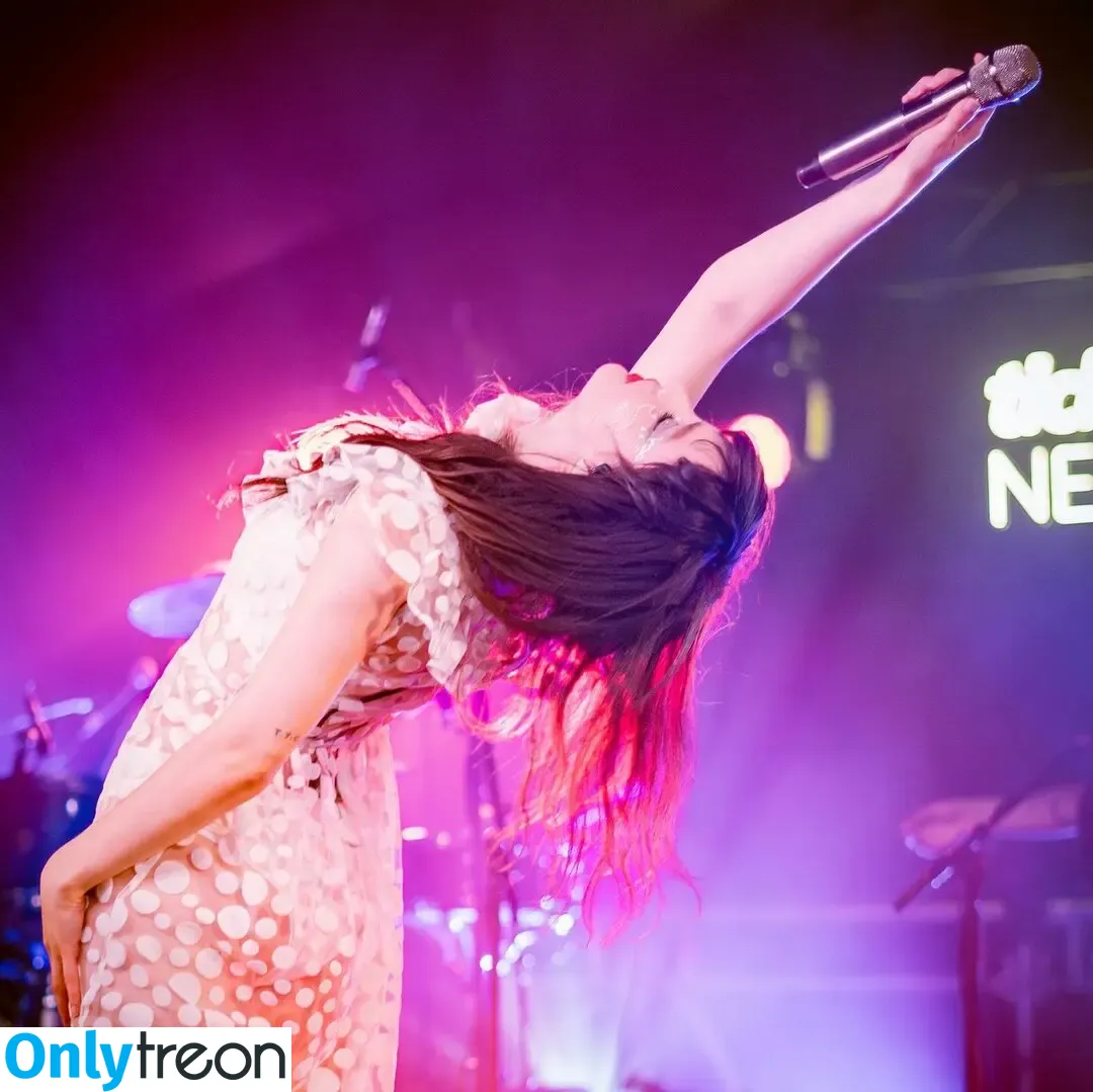 Lauren Mayberry nude photo #1000 (laurenevemayberry)