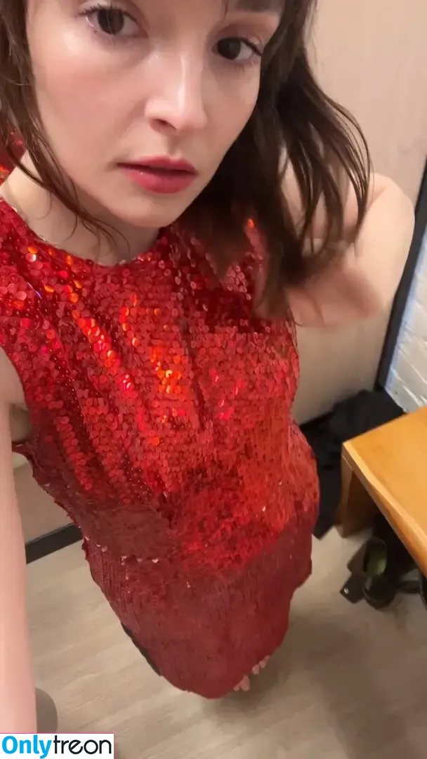 Lauren Mayberry nude photo #1037 (laurenevemayberry)