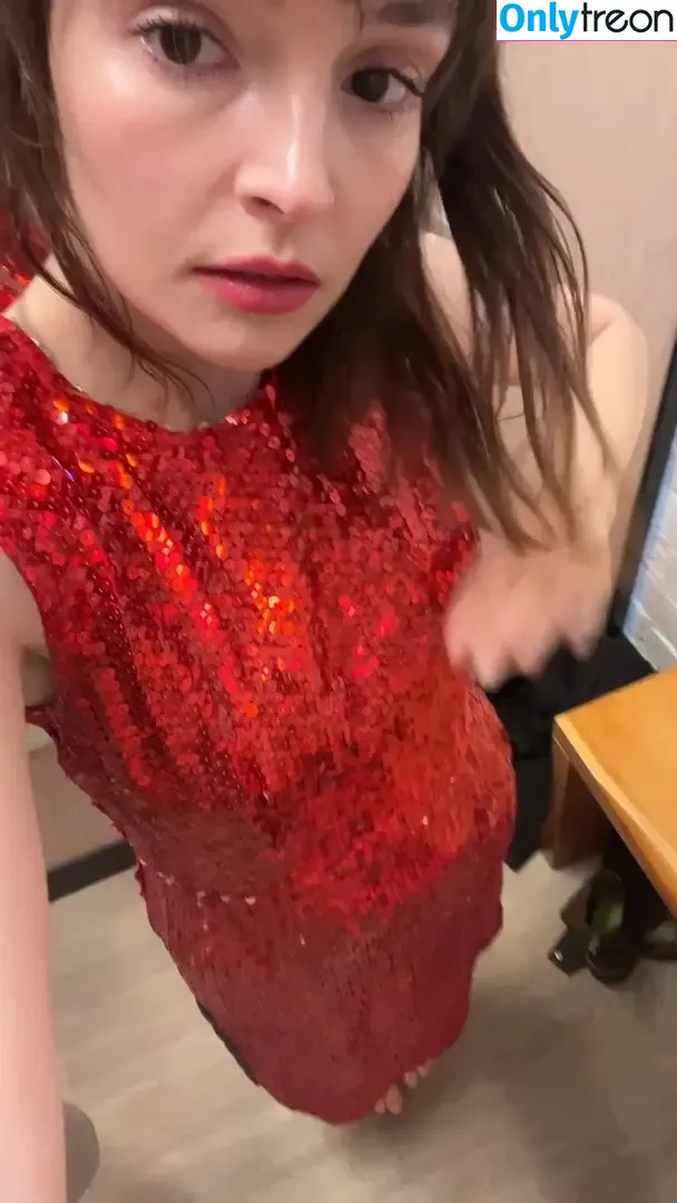 Lauren Mayberry nude photo #1039 (laurenevemayberry)