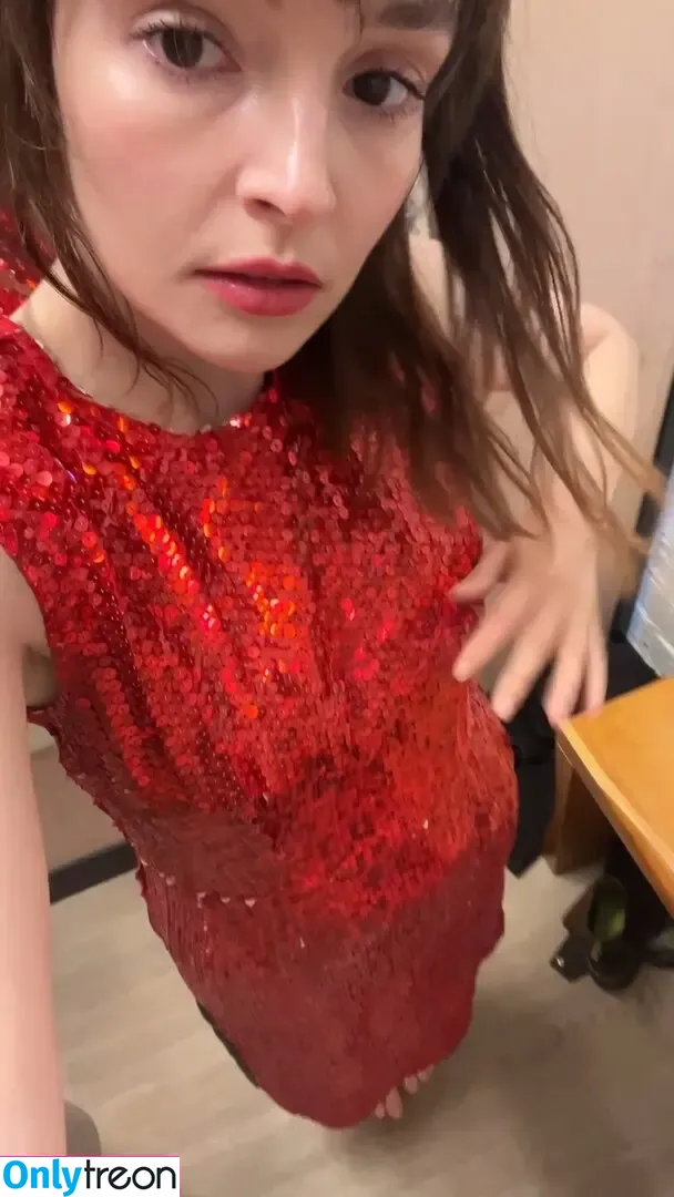 Lauren Mayberry nude photo #1040 (laurenevemayberry)