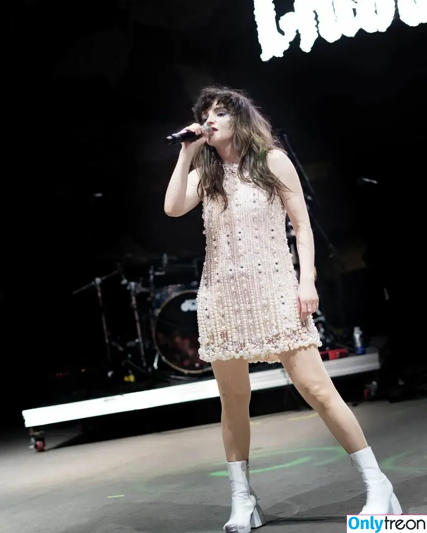 Lauren Mayberry nude photo #1129 (laurenevemayberry)