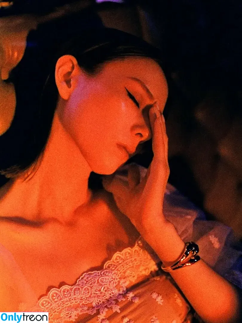 Lauren Tsai nude photo #0401 (laurentsai)