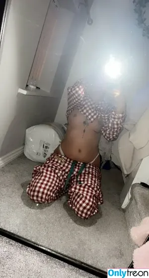 Laurenemilyy5 / laurenemily.x nude photo #0008