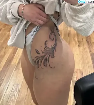 Laurenluvr / Laurengturner_ / Tatted goth slut with the fattest ass / laurenluvly nude photo #0006
