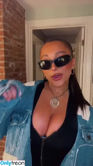 laurenmarino77 / laurenemarino nude photo #0004