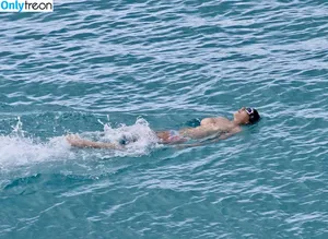 Laury Thilleman / laurythilleman nude photo #0022