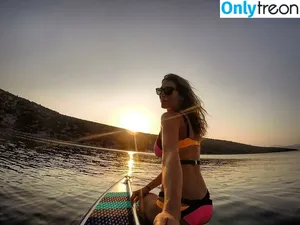 Laury Thilleman / laurythilleman nude photo #0036