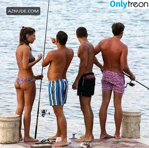 Laury Thilleman / laurythilleman nude photo #0132