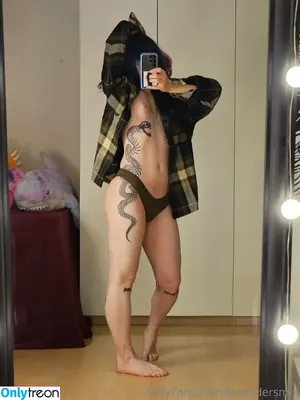 Lavendersmol nude photo #0031