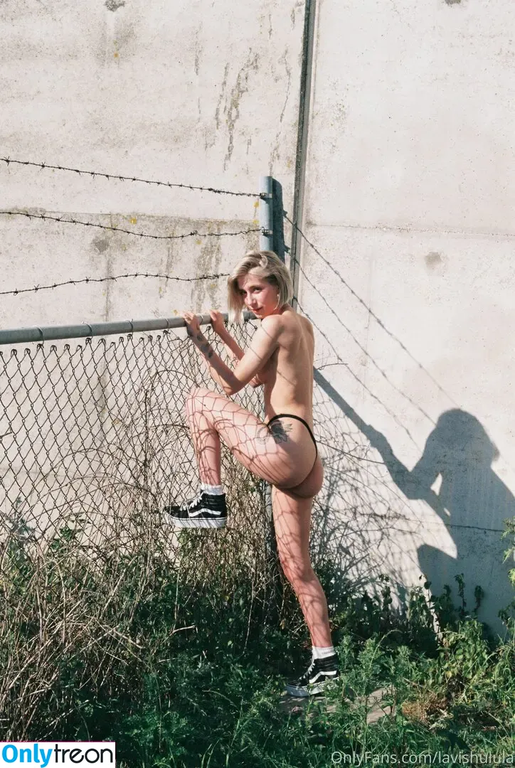 lavishulula nude photo #0218 (UlulaXx / lavinaluo)
