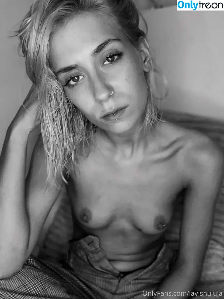 lavishulula nude photo #0251 (UlulaXx / lavinaluo)