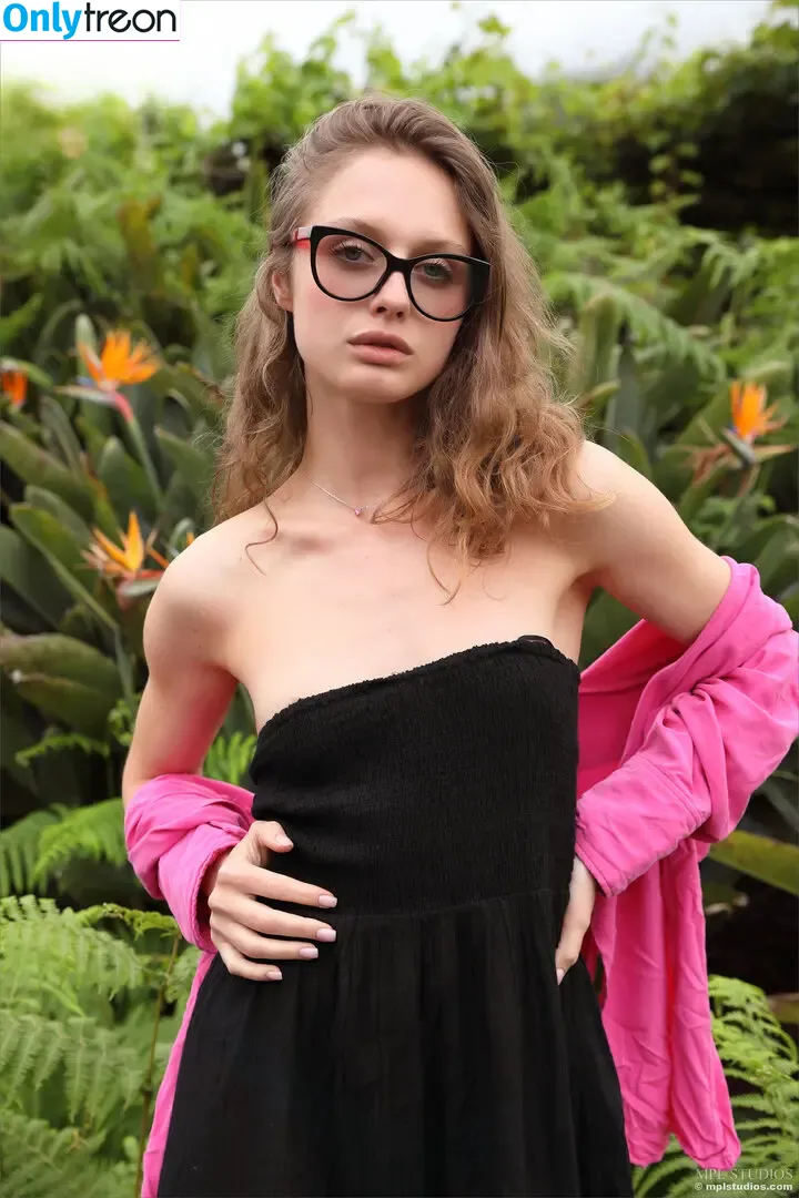 layanadevis nude photo #0636 (Layana devis)