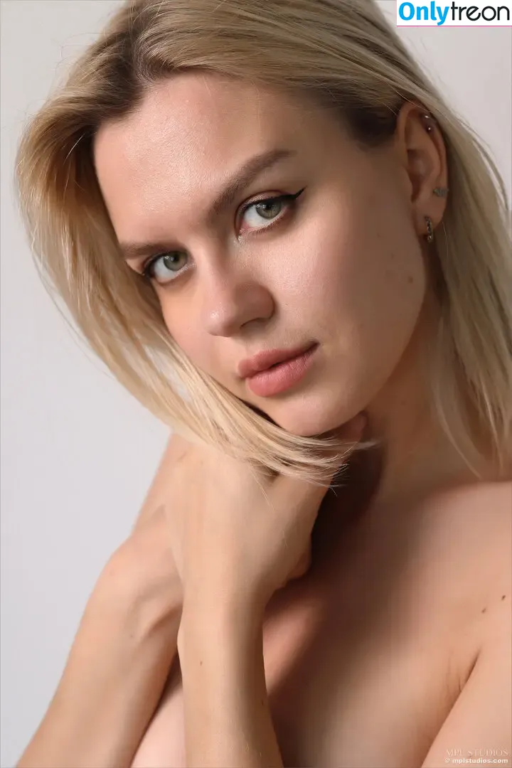 layanadevis nude photo #0717 (Layana devis)