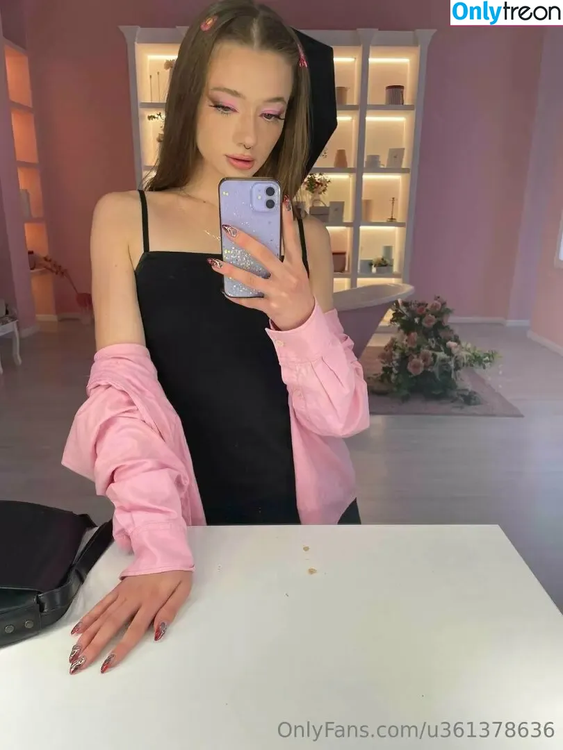 layla_role nude photo #0002 (comon_22)