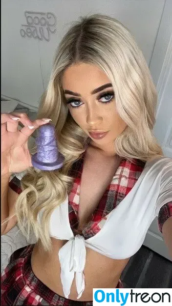 laylabratz nude photo #0087 (layla_bratz / laylabratz_)