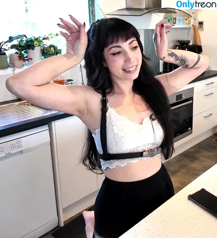 Layna Lazar nude photo #0283 (LaynaLazar)