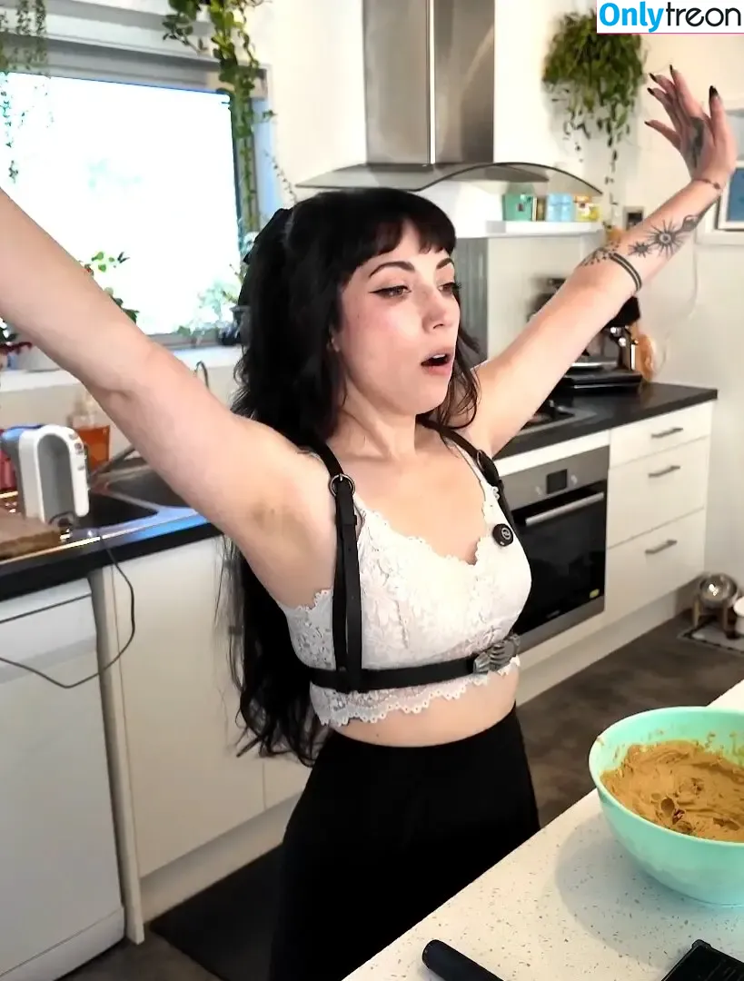 Layna Lazar nude photo #0288 (LaynaLazar)