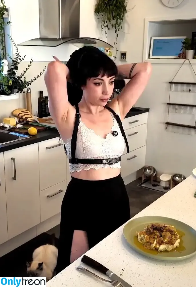 Layna Lazar nude photo #0304 (LaynaLazar)