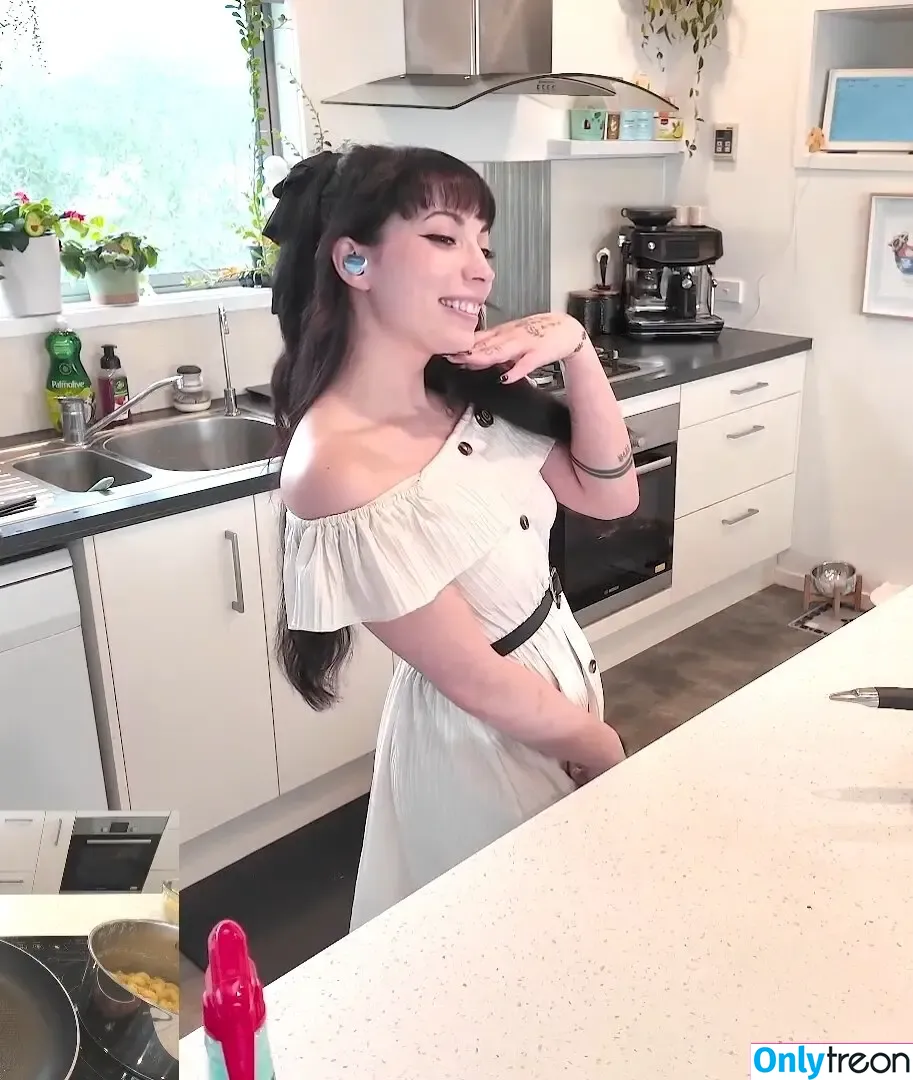 Layna Lazar nude photo #0326 (LaynaLazar)
