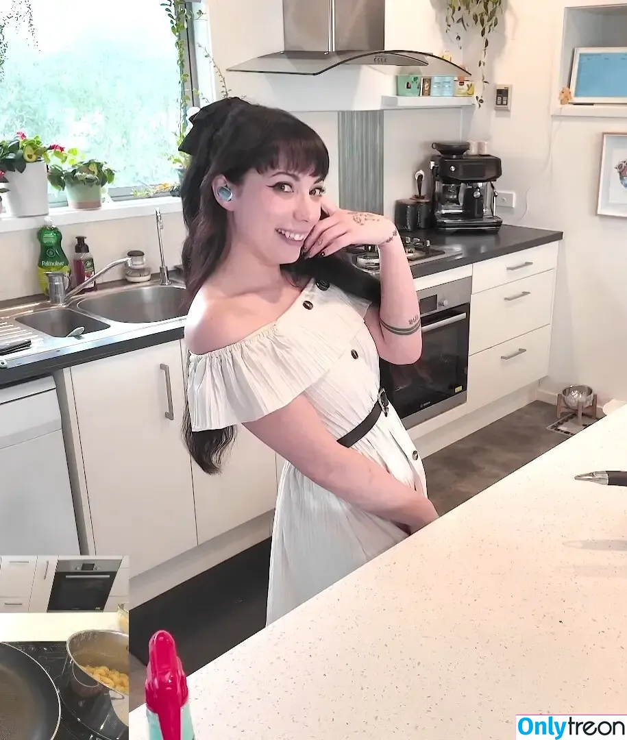 Layna Lazar nude photo #0327 (LaynaLazar)