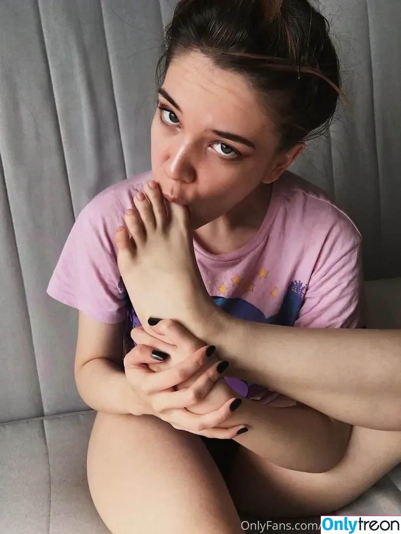 Lazypurpleleaf nude photo #0107 (cutestfeetworld)