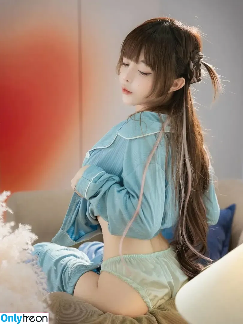 Le Josette nude photo #0601 (lejosette_ / lolita_josette)