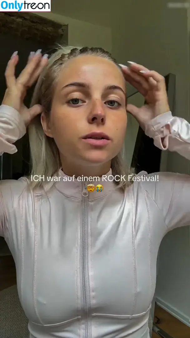 Lea Breuer nude photo #0187 (leabreuerr)