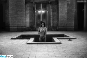 Lea Gruner / l.__gnr nude photo #0061