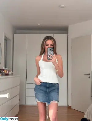 Lea Katharina Maria / leakatharinamaria nude photo #1740
