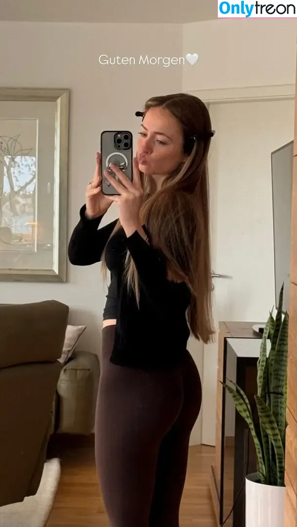 Lea Katharina Maria nude photo #1701 (leakatharinamaria)
