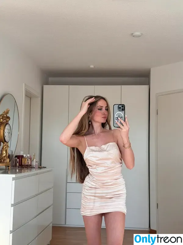 Lea Katharina Maria nude photo #1897 (leakatharinamaria)