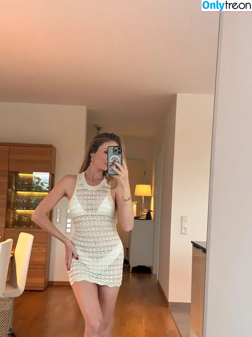 Lea Katharina Maria nude photo #1918 (leakatharinamaria)