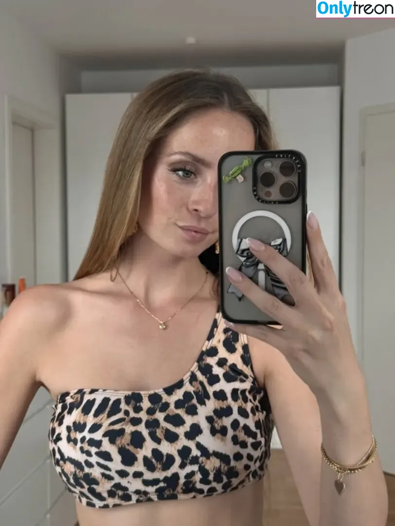 Lea Katharina Maria nude photo #2081 (leakatharinamaria)