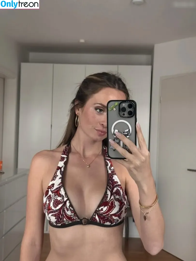 Lea Katharina Maria nude photo #2087 (leakatharinamaria)