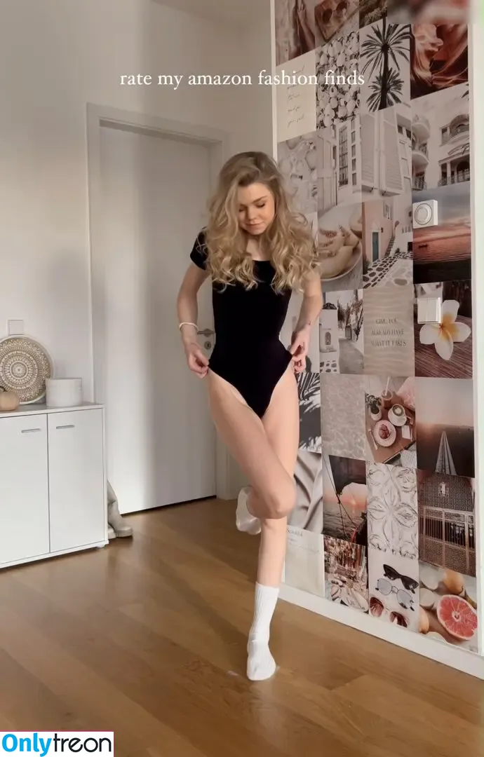 Lea Peach nude photo #0445 (Lea Peach)