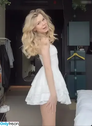 Lea Peach nude photo #1454
