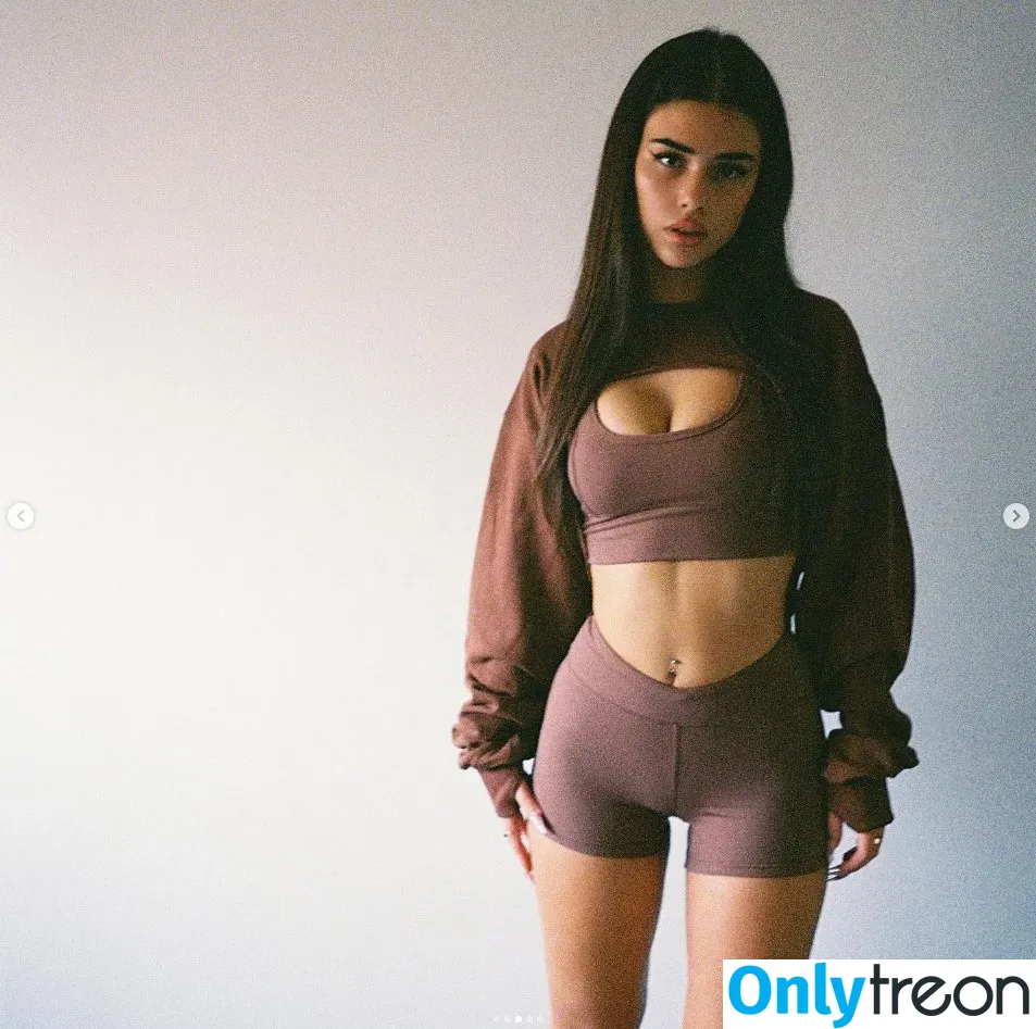 Leah Halton nude photo #0021 (leahhalton_)